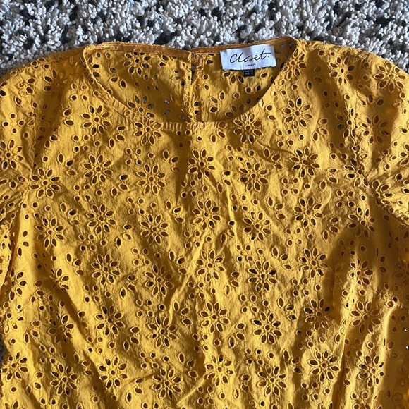 ModCloth Closet London Long Sleeve Top with Lace & Flared Sleeves Women's Small - Picture 3 of 6